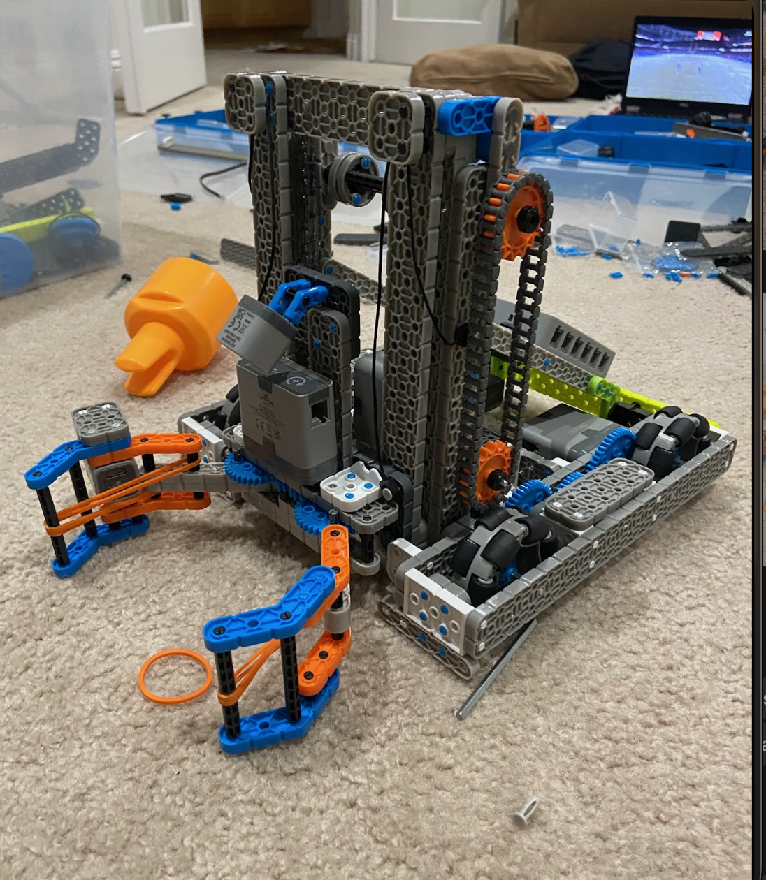 VEX IQ robot build with claw and lift mechanism
